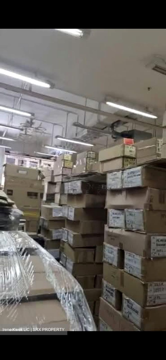 Hola Centre (D14), Factory #551885941